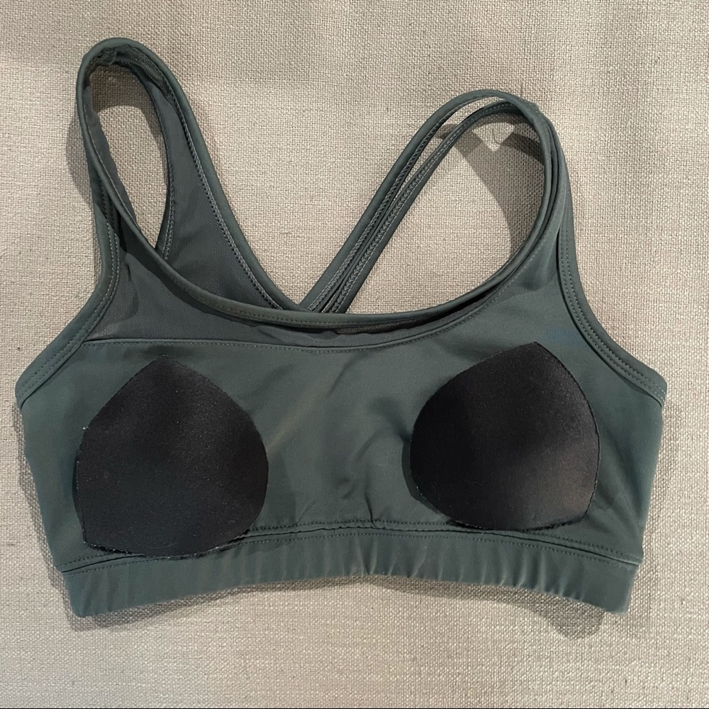 OISELLE Asymmetrical Sports Bra Like New w/ pads! - Picture 3 of 5